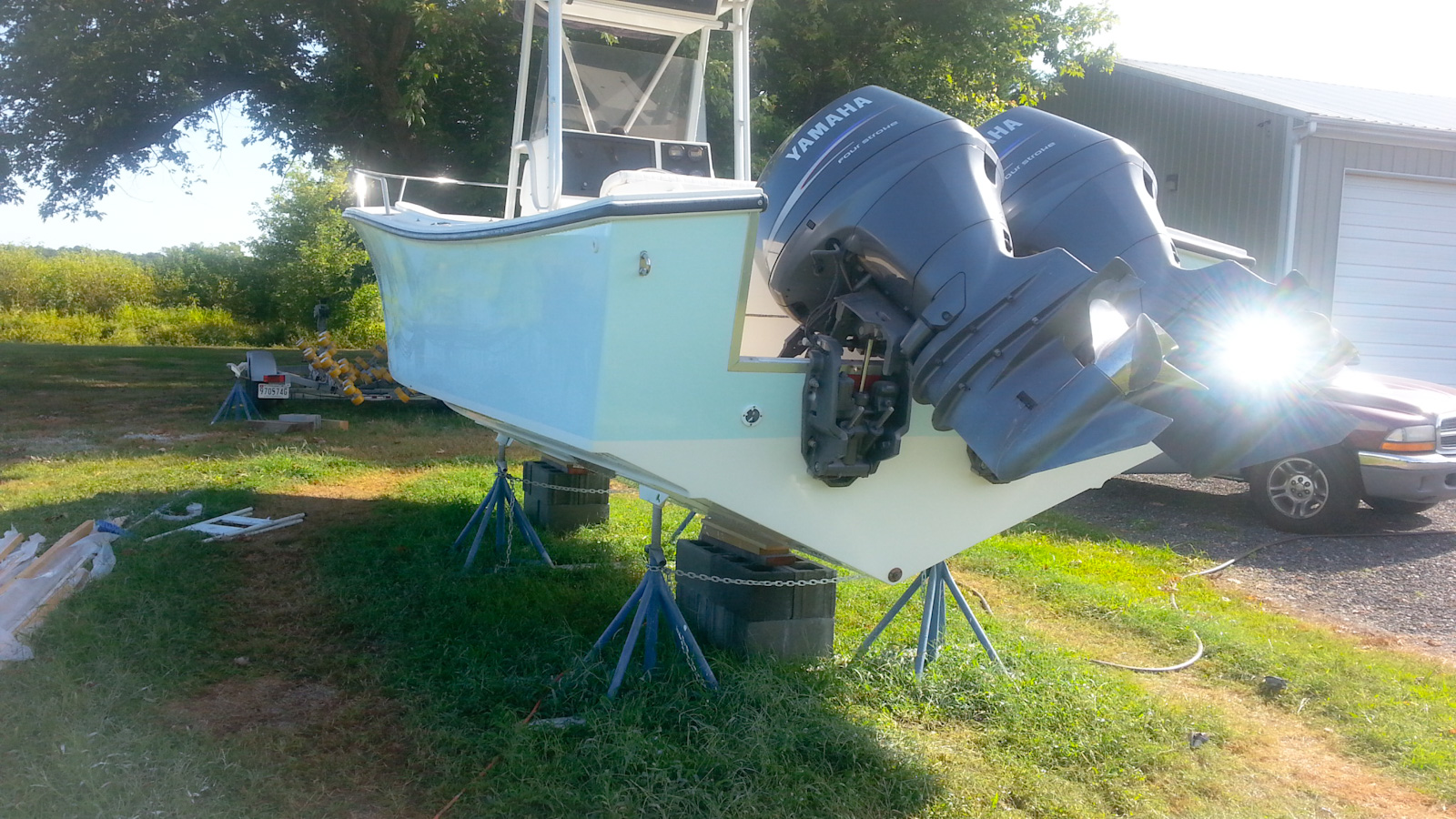 Fiberglass and gelcoat boat repair